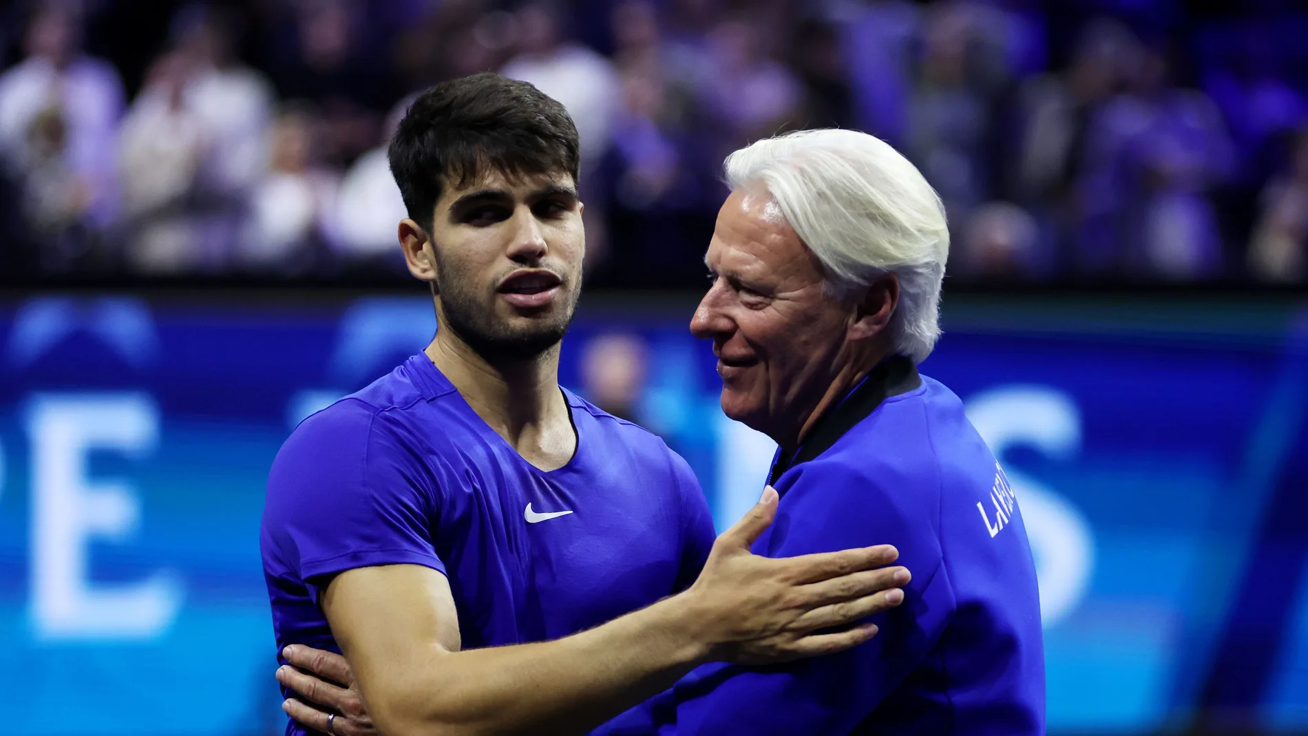 Carlos Alcaraz y Björn Borg tras la victoria del murciano ante Shelton en la Laver Cup Carlos Alcaraz y Björn Borg tras la victoria del murciano ante Shelton en la Laver Cup