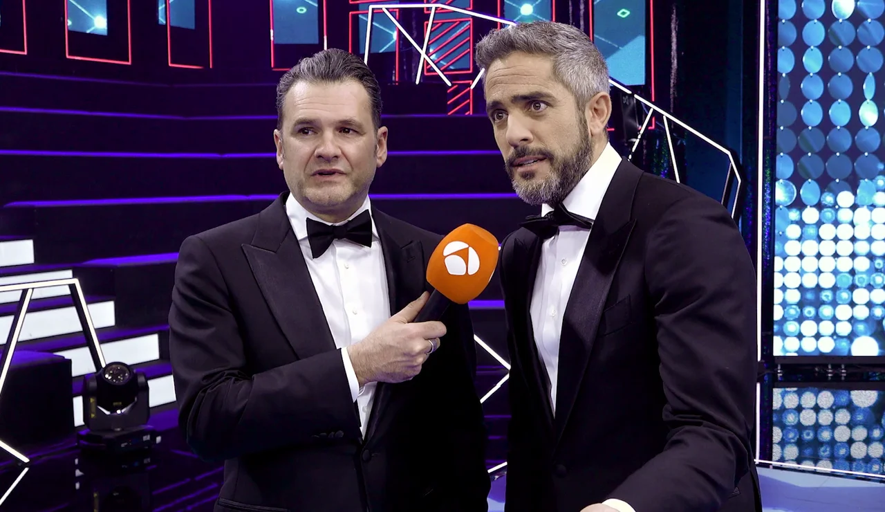 ¿Cuánto Saben Iñaki López y Roberto Leal sobre Atresmedia? Los retadores se ponen a prueba