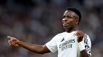 Vinicius celebra el tercer gol del Madrid ante el Espanyol 