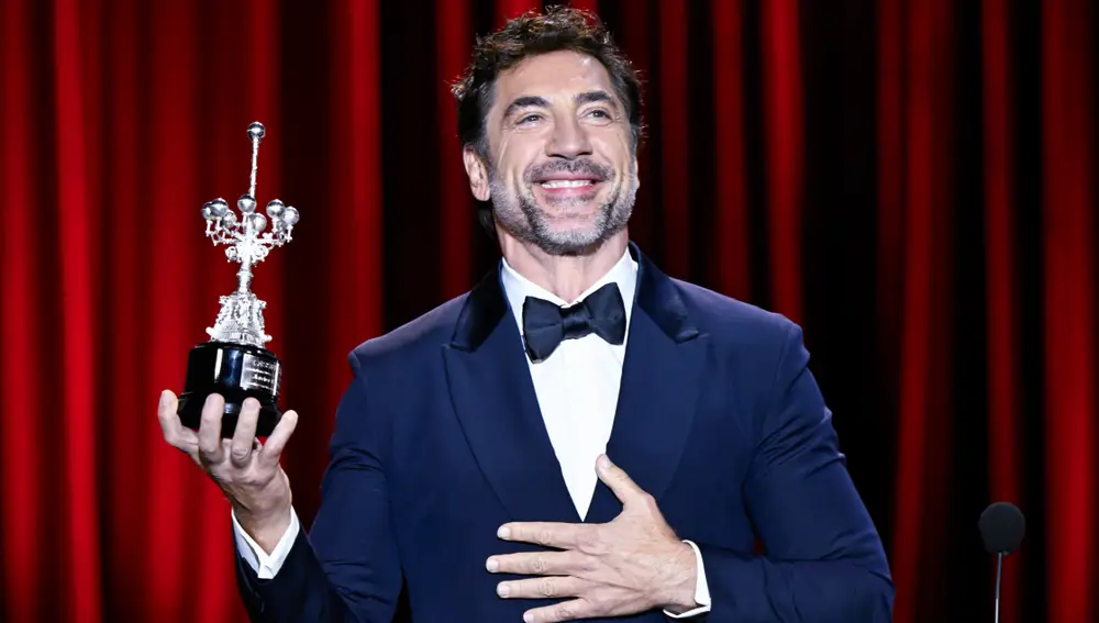 Javier Bardem con el Premio Donostia en el Festival de San Sebastián Javier Bardem con el Premio Donostia en el Festival de San Sebastián