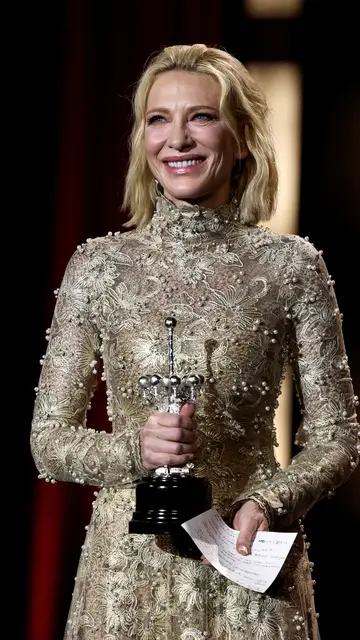 Cate Blanchett con su Premio Donostia en el Festival de San Sebastián Cate Blanchett con su Premio Donostia en el Festival de San Sebastián