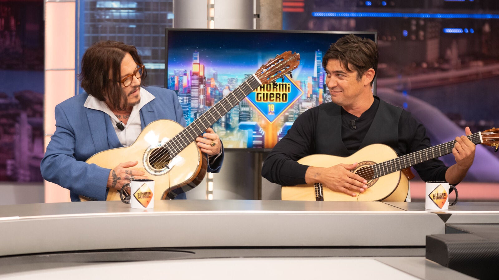 “La música fue lo que me salvó de mí mismo”: descubrimos el lado más musical de Johnny Depp y Riccardo Scamarcio