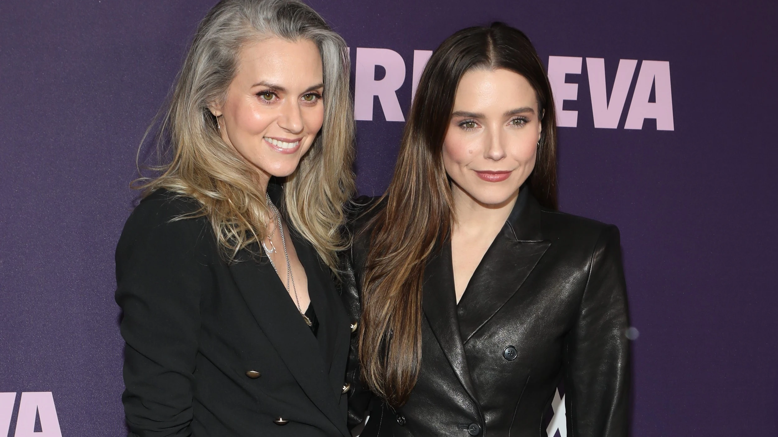 Hilarie Burton y Sophia Bush de One Tree Hill Hilarie Burton y Sophia Bush de One Tree Hill