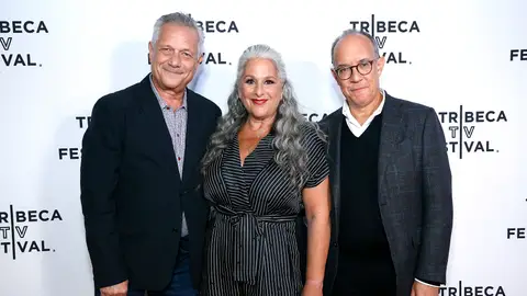 Kevin Bright, Marta Kauffman y David Crane, productor ejecutivo y creadores de Friends Kevin Bright, Marta Kauffman y David Crane, productor ejecutivo y creadores de Friends