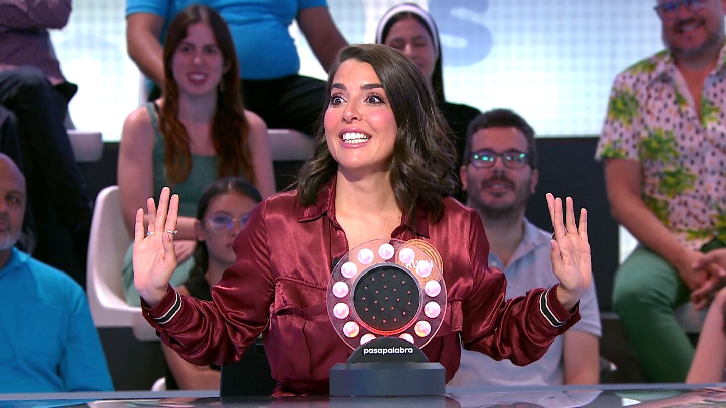 El divertido lapsus de Roberto Leal con Ruth Lorenzo: “Cántala, Rocío”