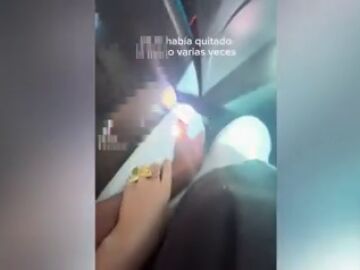 La víctima graba en vídeo cómo un hombre le agarra el muslo 