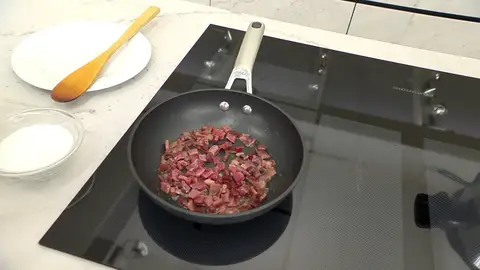 Corta el jamón en daditos Corta el jamón en daditos