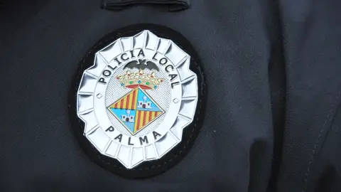 Policía Local levanta siete actas por botellón y ensuciamiento de la vía pública en Palma Policía Local. Palma. Agente. Recurso. Archivo. REMITIDA / HANDOUT por POLICÍA LOCAL DE PALMA Fotografía remitida a medios de comunicación exclusivamente para ilustrar la noticia a la que hace referencia la imagen, y citando la procedencia de la imagen en la firma 22/09/2024