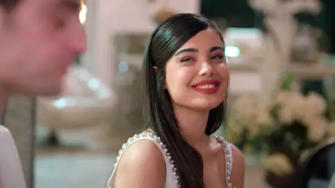 ¡Ahora sí que es oficial! Ömer y Süsen se comprometen rodeados de su familia y amigos ¡Ahora sí que es oficial! Ömer y Süsen se comprometen rodeados de su familia y amigos