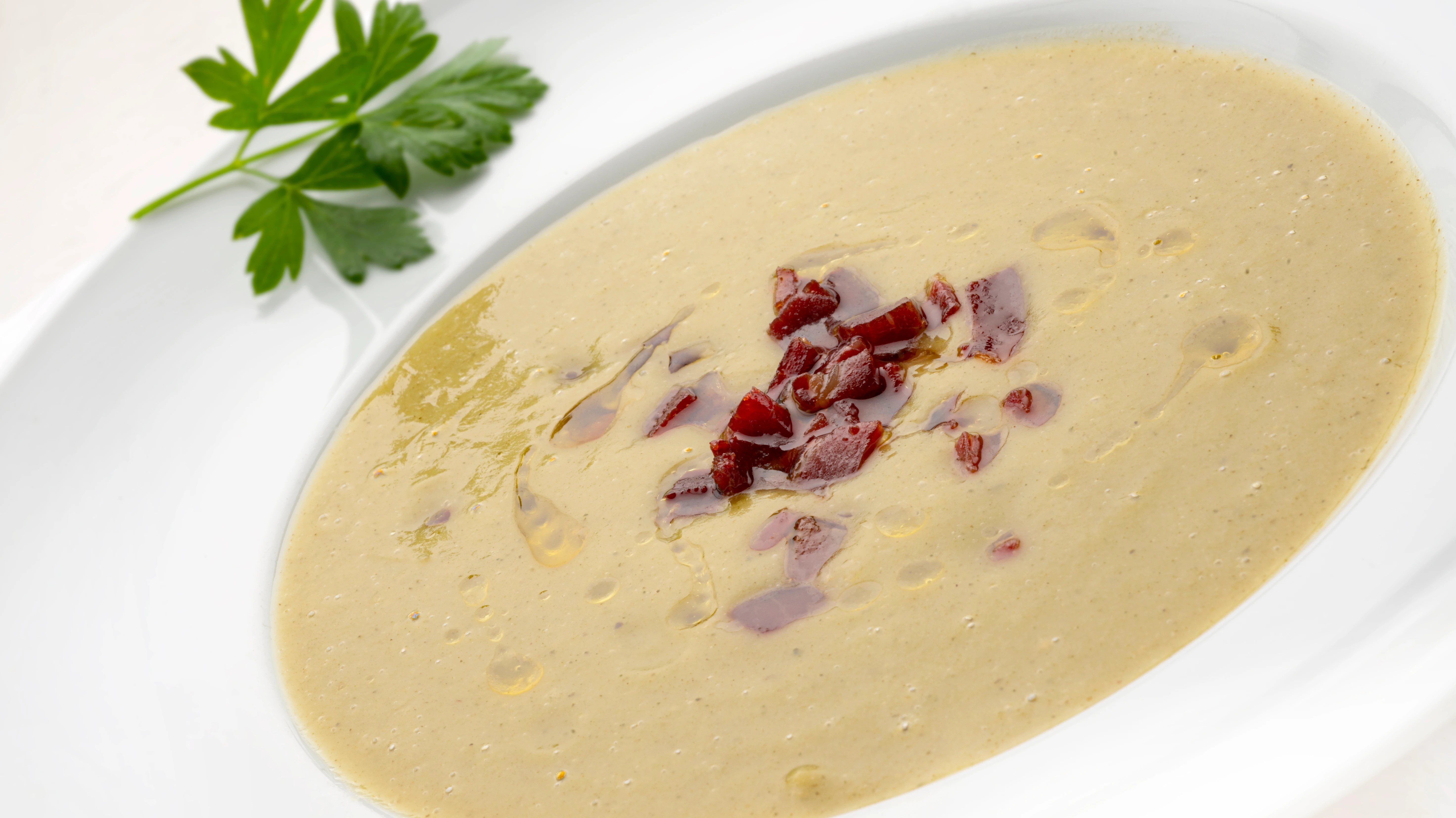 Un plato para toda la familia: crema de calabac&iacute;n y pera con jam&oacute;n