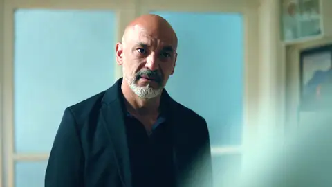 Ahmet, el personaje de Hermanos que se coló en el final de Secretos de familia Ahmet, el personaje de Hermanos que se coló en el final de Secretos de familia