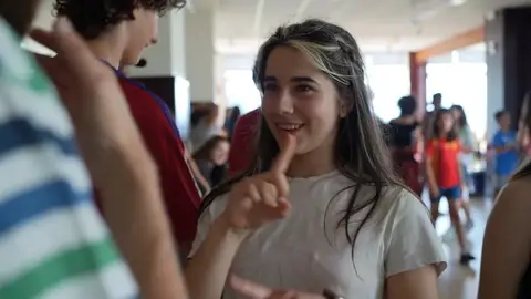 Nahia, una joven sorda sin intérprete en Vitoria Nahia, una joven sorda sin intérprete en Vitoria