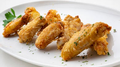 ¡Para chuparse los dedos! Arguiñano sorprende con unas alitas fritas marinadas en salsa de soja