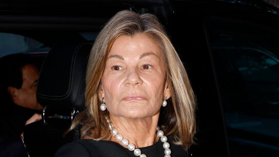 Cari Lapique, en la misa funeral de su hija y marido