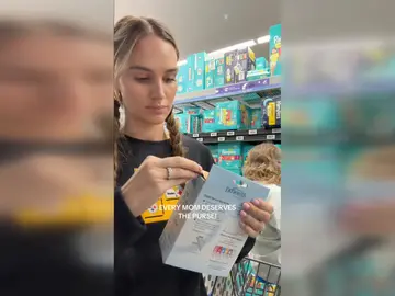 Dinero en cajas de pañales Dinero en cajas de pañales