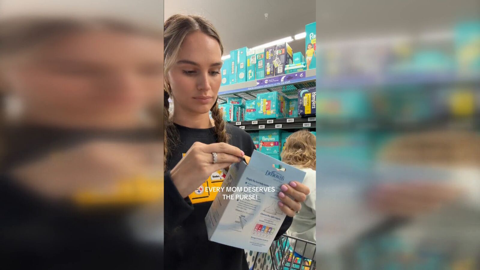 ¿Por qué las madres de Estados Unidos están escondiendo dinero en los pañales de los supermercados?