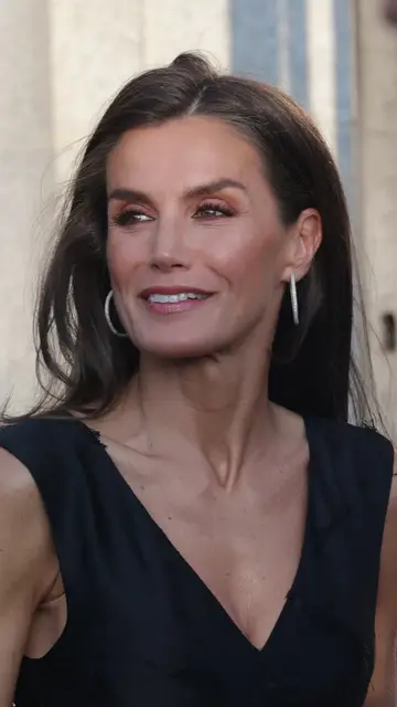 La reina Letizia acierta de nuevo con su look La reina Letizia acierta de nuevo con su look