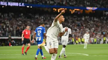 Mbappé celebra su gol al Alavés Mbappé celebra su gol al Alavés