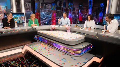 Los colaboradores recuerdan los mejores momentos de Julián Muñoz: "Me parece enternecedor" Los colaboradores recuerdan los mejores momentos de Julián Muñoz: "Me parece enternecedor"