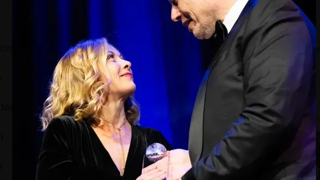 Elon Musk entrega a Meloni el premio líder mundial de El Global Citizen Awards Elon Musk entrega a Meloni el premio líder mundial de El Global Citizen Awards