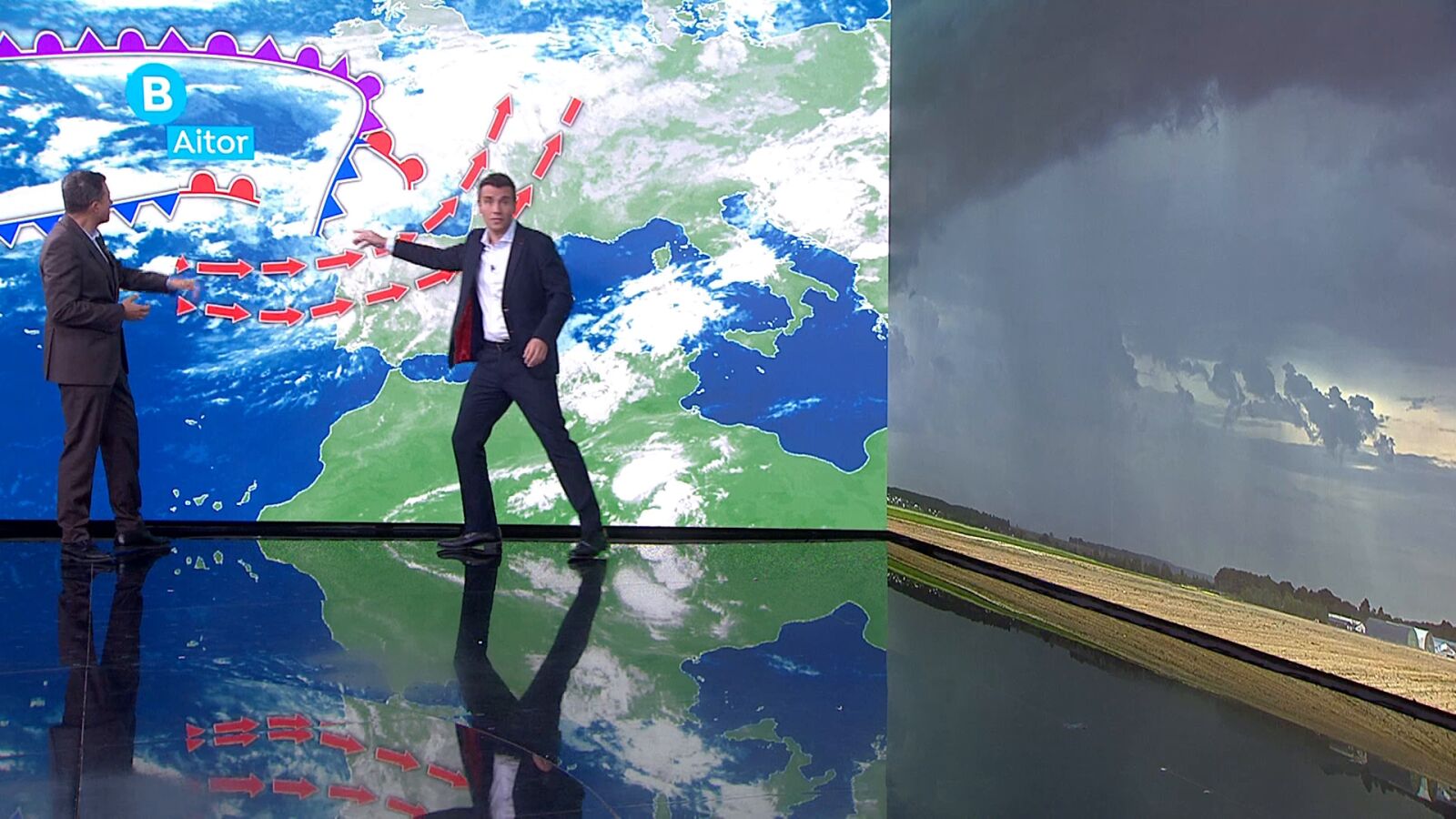 Llega 'Aitor' con fuertes lluvias y vientos: César Gonzalo avisa que paraguas sí, pero de momento abrigo no