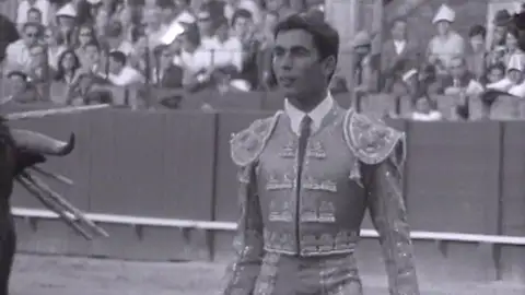 El relato inédito de la muerte de Paquirri: "Lo último que hizo fue llamar a Isabel y no le cogió el teléfono" El relato inédito de la muerte de Paquirri: "Lo último que hizo fue llamar a Isabel y no le cogió el teléfono"