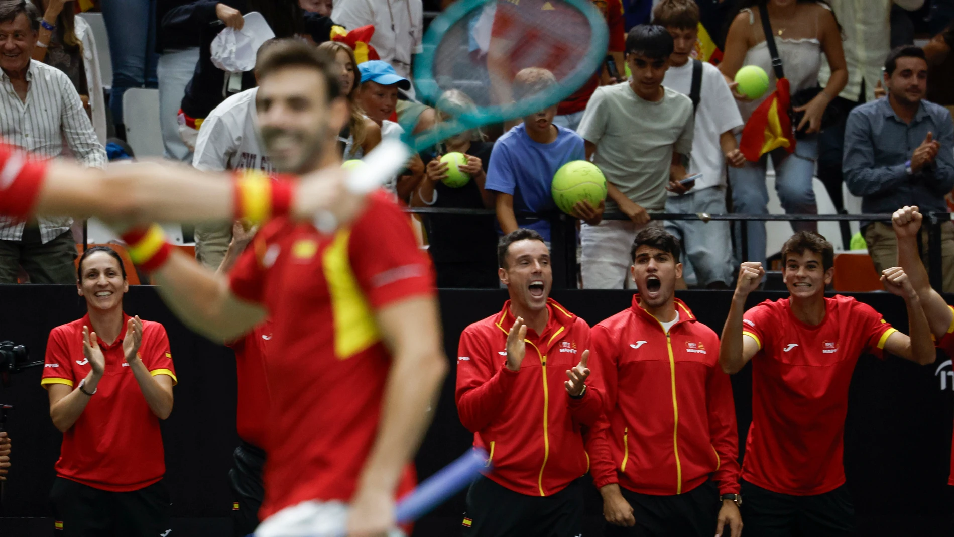 El equipo español de Copa Davis celebra una victoria en Valencia El equipo español de Copa Davis celebra una victoria en Valencia