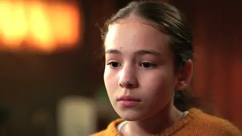 Ömer y Emel viven un triste y bonito momento recordando a su hermana: “Todavía huele a Asiye” Ömer y Emel viven un triste y bonito momento recordando a su hermana: “Todavía huele a Asiye”