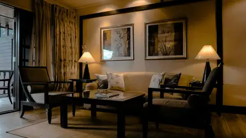 Salón con lámparas Salón con lámparas