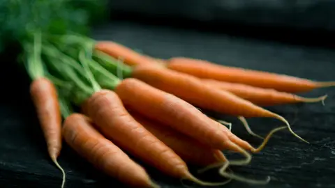 Las zanahorias contienen vitamina A Las zanahorias contienen vitamina A
