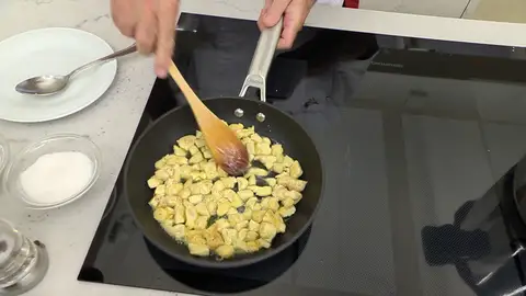 Saltéala a fuego fuerte Saltéala a fuego fuerte