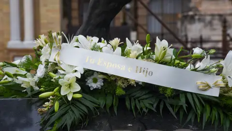 El ramo de flores de Isabel Pantoja El ramo de flores de Isabel Pantoja