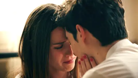 “Será nuestro secreto más bonito”: Claudia y Mateo pasan la noche juntos antes de separarse para siempre “Será nuestro secreto más bonito”: Claudia y Mateo pasan la noche juntos antes de separarse para siempre