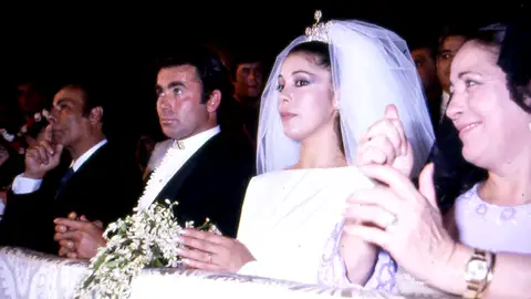 Los secretos tras la historia de amor de Paquirri e Isabel Pantoja: "En ella encontró estabilidad" Los secretos tras la historia de amor de Paquirri e Isabel Pantoja: "En ella encontró estabilidad"