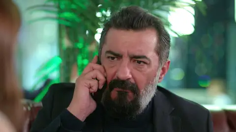"Si quiere que su mujer viva, tráiganos el dinero": unos matones secuestran a Nebahat en los próximos capítulos de Hermanos "Si quiere que su mujer viva, tráiganos el dinero": unos matones secuestran a Nebahat en los próximos capítulos de Hermanos