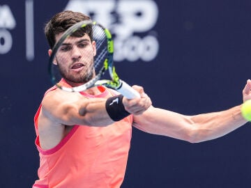 Carlos Alcaraz, en acción en el ATP500 China Open 2024