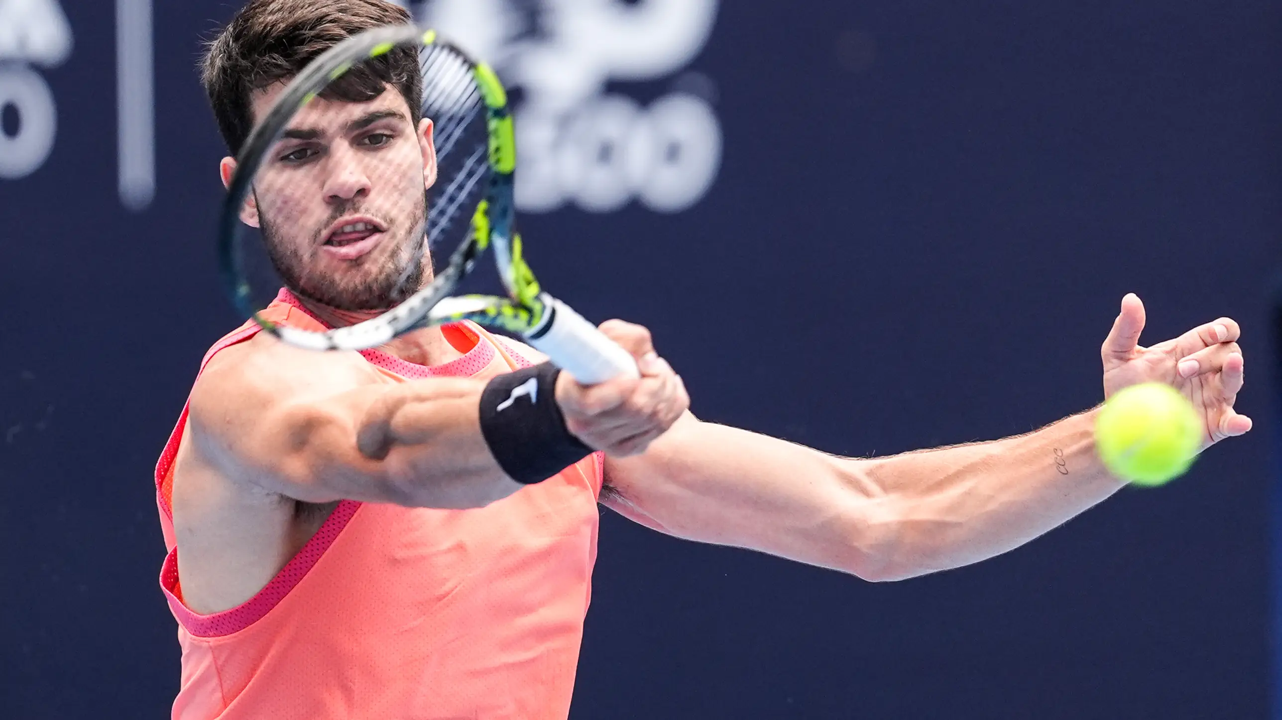 Carlos Alcaraz, en acci&oacute;n en el ATP500 China Open 2024