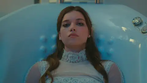 ¡Una auténtica pesadilla!: esto es todo lo que pasó en la noche de bodas de Seyran y Ferit ¡Una auténtica pesadilla!: esto es todo lo que pasó en la noche de bodas de Seyran y Ferit