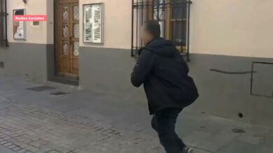 Persiguen a un camarero con un cuchillo en Alcalá de Henares por pedirle que pagaran la cuenta