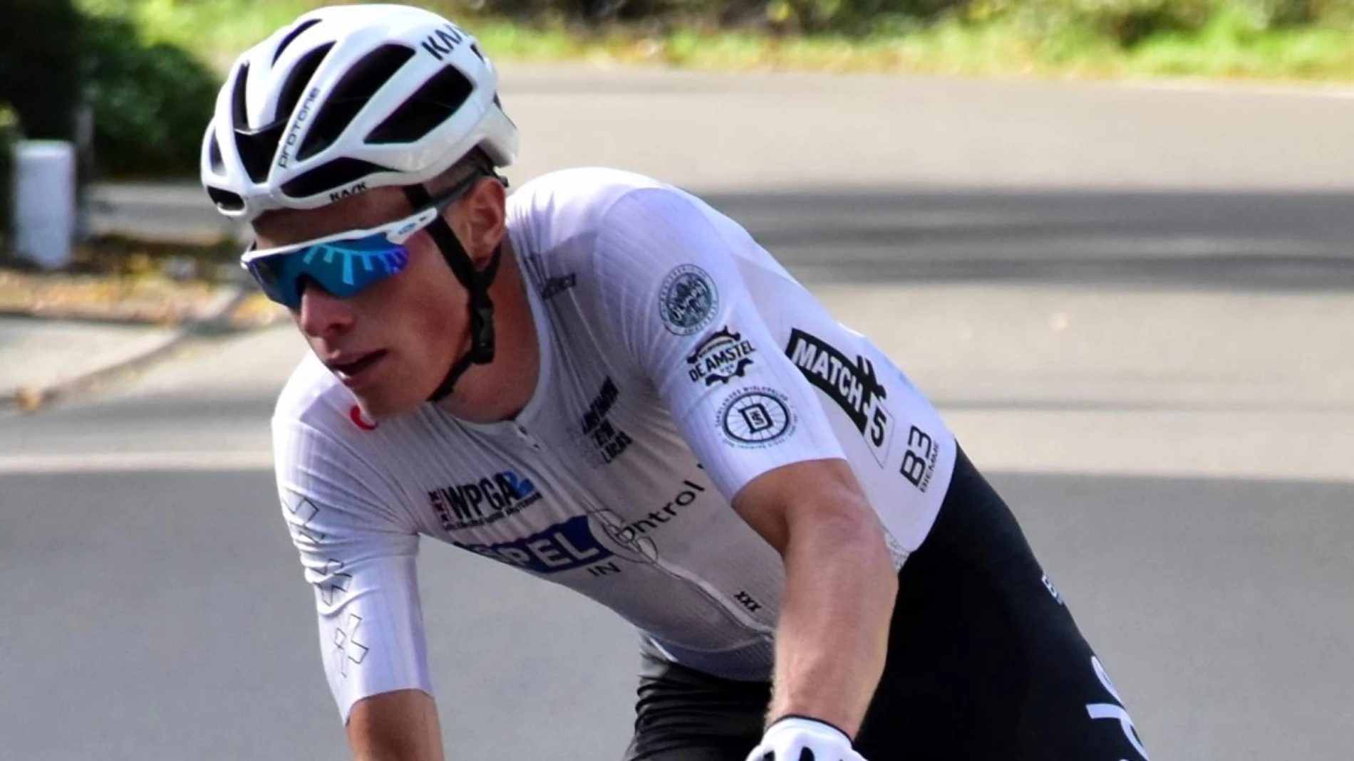 El ciclista Muere Bas van Belle en acción El ciclista Muere Bas van Belle en acción