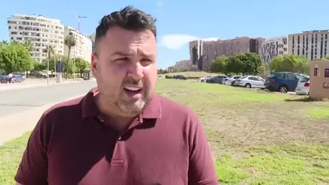 Sin viaje a Disneyland por la estafa de una agencia de viajes en Málaga: "Nuestros hijos están destrozados" Sin viaje a Disneyland por la estafa de una agencia de viajes en Málaga: "Nuestros hijos están destrozados"