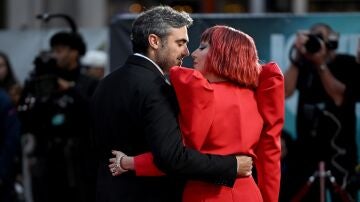 Lady Gaga y su prometido Michael Polansky