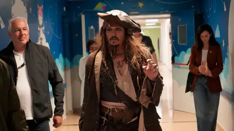 Johnny Depp de Jack Sparrow en el Hospital Universitario Donostia de San Sebastián Johnny Depp de Jack Sparrow en el Hospital Universitario Donostia de San Sebastián