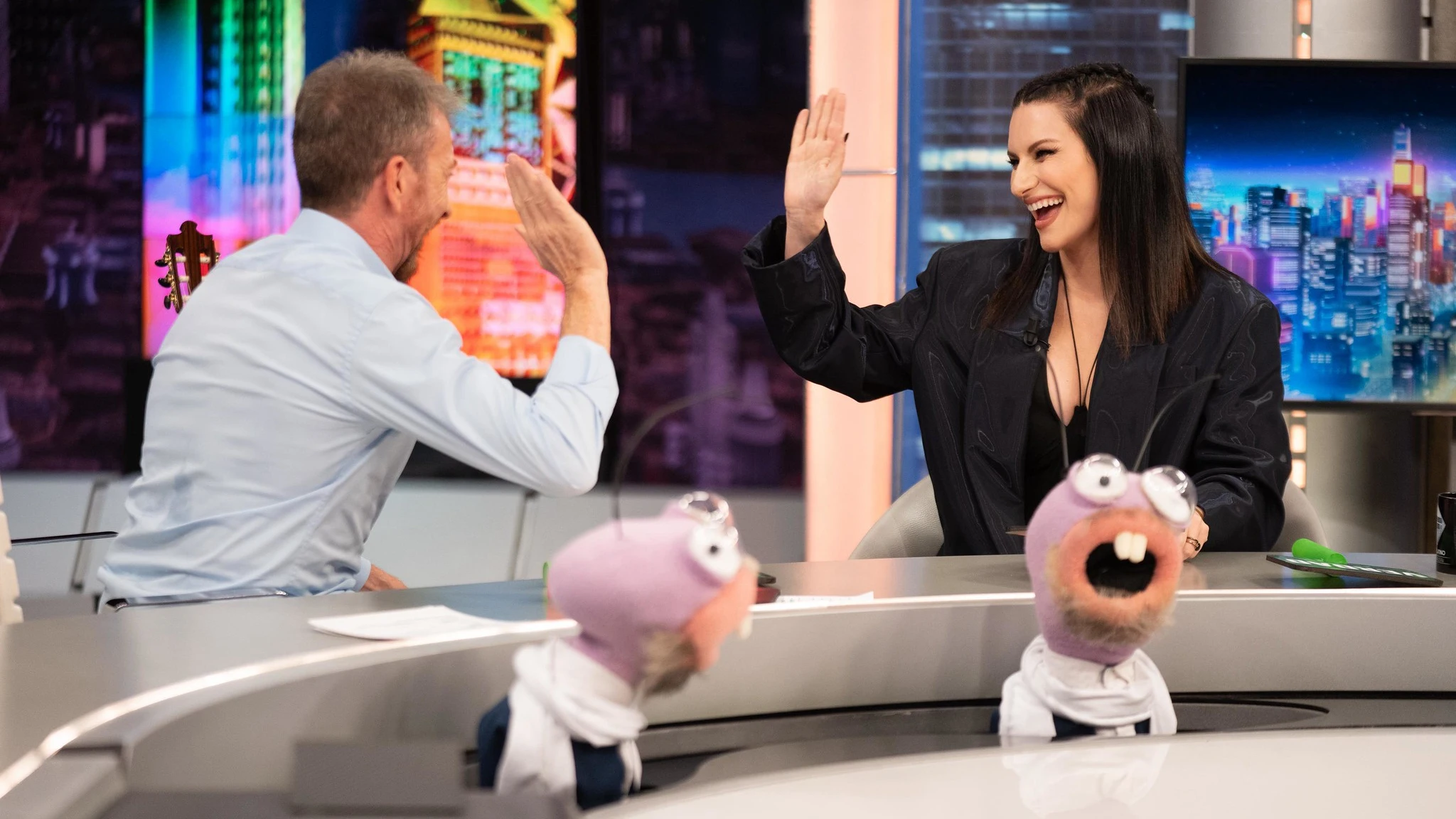 Pablo Motos y Laura Pausini ponen a prueba su capacidad de engaño: "No hay duda en tus ojos" Pablo Motos y Laura Pausini ponen a prueba su capacidad de engaño: "No hay duda en tus ojos"
