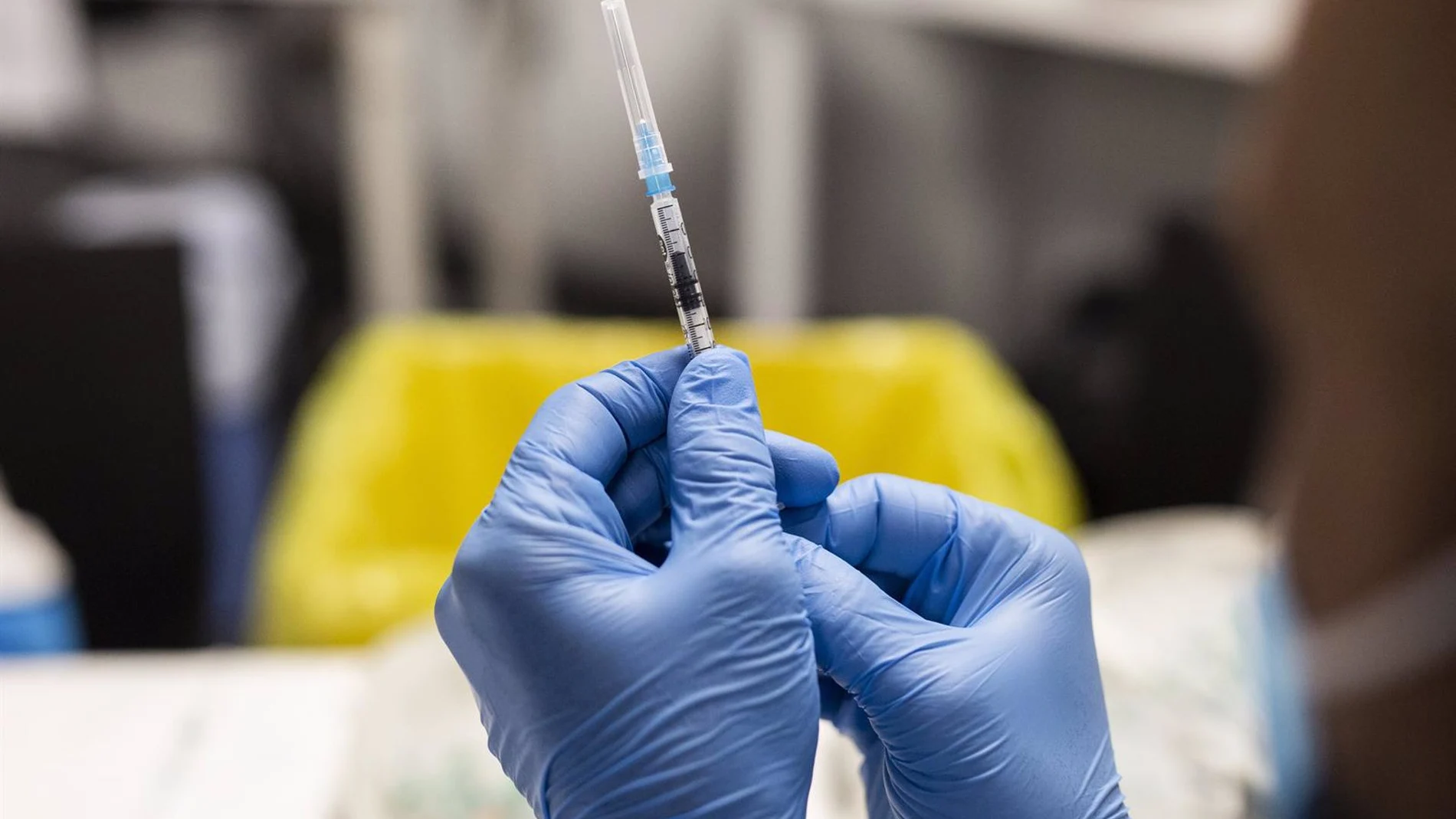 Cataluña llama a vacunar de la polio a niños de 6 a 8 años tras detectar el virus en el Besòs Cataluña llama a vacunar de la polio a niños de 6 a 8 años tras detectar el virus en el Besòs