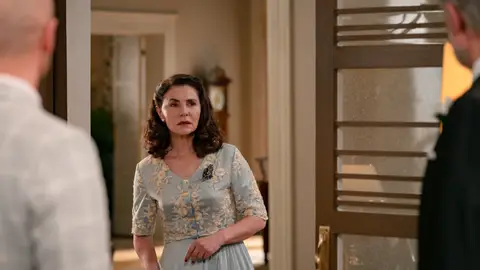 Digna descubre horrorizada a Damián y Jesús hablando: "Gervasio se suicidó porque usted le empujó a la ruina"