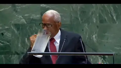 El representante de Haití en la asamblea de la ONU Antena 3 Noticias