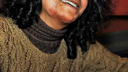 Nadia Ghulam, la mujer que sobrevivió haciéndose pasar por su hermano durante 10 años Nadia Ghulam, la mujer que sobrevivió haciéndose pasar por su hermano durante 10 años