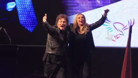 Milei junto a su hermana Karina Milei Milei junto a su hermana Karina Milei