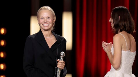 Pamela Anderson y Gia Coppola, Premio Especial en San Sebastián por The Last Showgirl